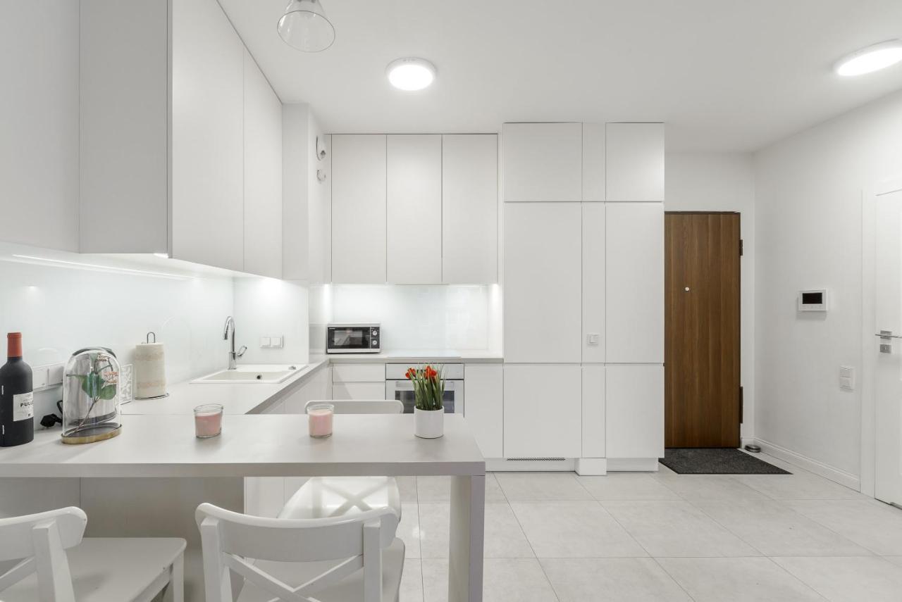 Luxury Apartment On Grzybowska Street Varsóvia Exterior foto